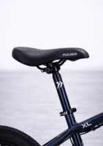 Bicicletă Copii Fulger by Caraiman MTB, Roți 20 Inch, 21 Viteze, Frâne pe Disc, 8-12 Ani, Negru cu Reflexii Albastre - imagine 4