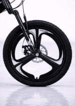 Bicicletă Copii Fulger by Caraiman MTB, Roți 20 Inch, 21 Viteze, Frâne pe Disc, 8-12 Ani, Negru cu Reflexii Albastre - imagine 2